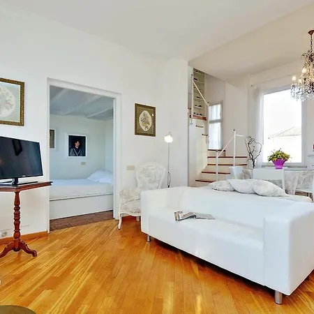 Daire Borghese Penthouse - My Extra Home